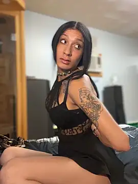 Snapshot of FerrariFrench chatting on 10.10.25 FerrariFrench online show from 10.10.25