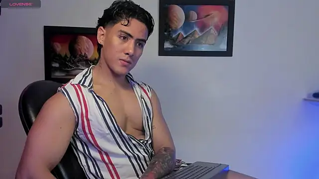 Tayler Cross  online show from 07.26.26