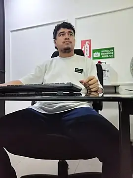 Snapshot of The_intruder_ chatting on 04.03.26 The intruder online show from 04.03.26