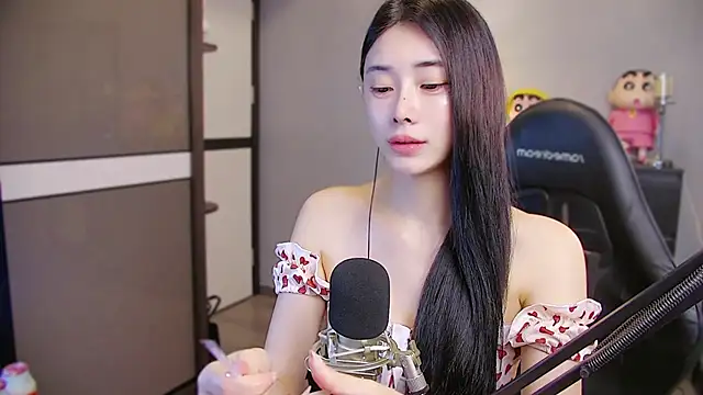 Snapshot of XiaoYuBao- chatting on 06.11.26 XiaoYuBao- online show from 06.11.26
