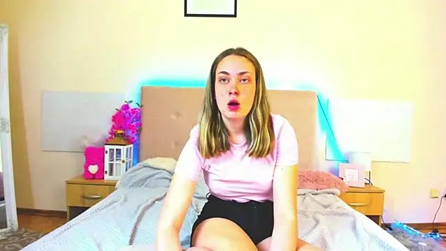 MelanieCuty online show from 05.25.26