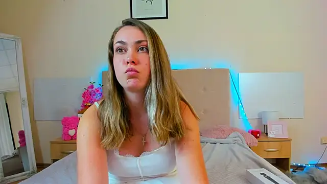 MelanieCuty online show from 07.20.26