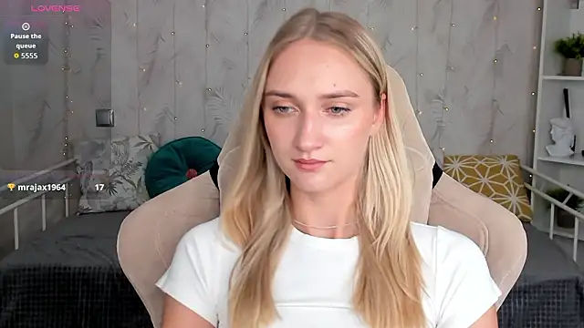 Sofiaa Adams online show from 03.18.26