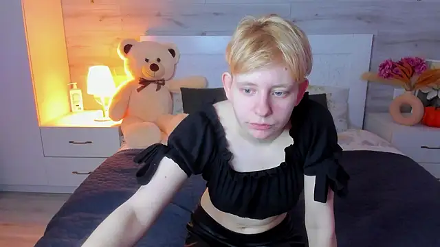 EloraBlu online show from 03.16.26