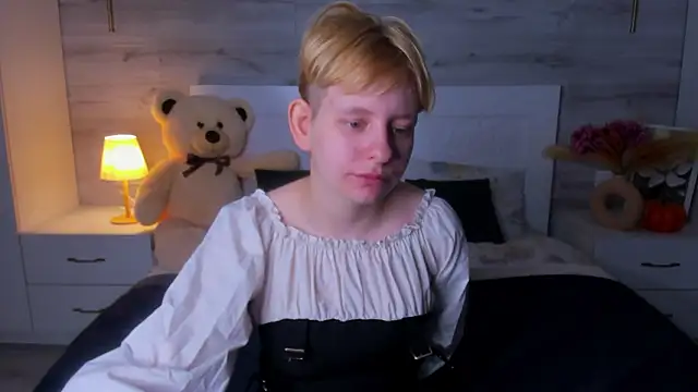 EloraBlu online show from 03.17.26