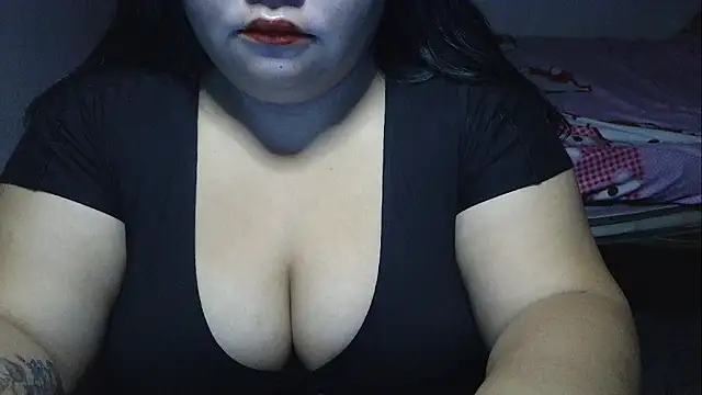 Snapshot of prettycarla_ chatting on 05.02.26 prettycarla online show from 05.02.26