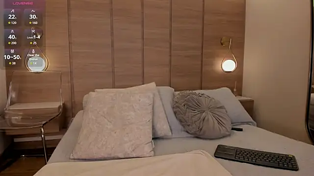 Snapshot of Emilia1040X chatting on 07.28.26 Emilia1040X online show from 07.28.26