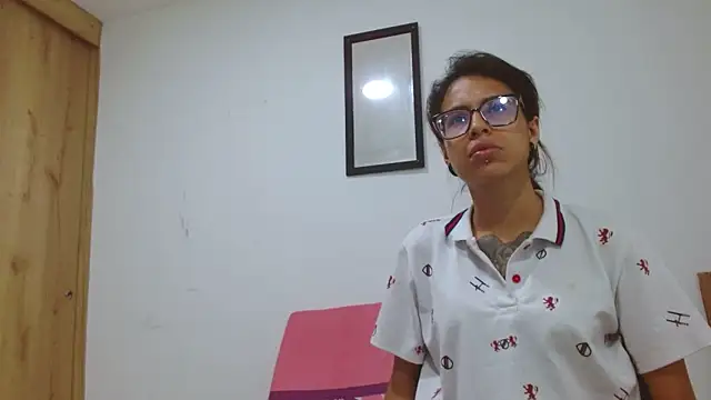 Emily Lopera online show from 06.09.26