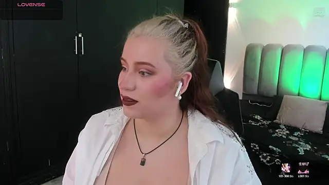 Snapshot of JeanneWilliams chatting on 07.11.26 JeanneWilliams online show from 07.11.26