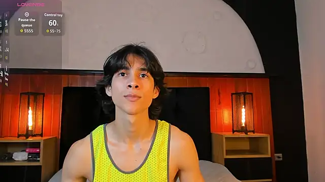 Snapshot of Cheys_Mast chatting on 06.19.26 Cheys Mast online show from 06.19.26