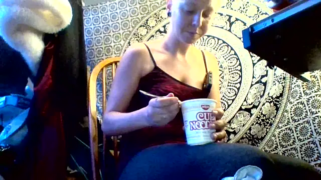 Snapshot of Ambionce chatting on 05.15.26 Ambionce online show from 05.15.26