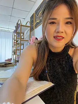 Snapshot of Xiaoxiao-y chatting on 06.10.26 Xiaoxiao-y online show from 06.10.26
