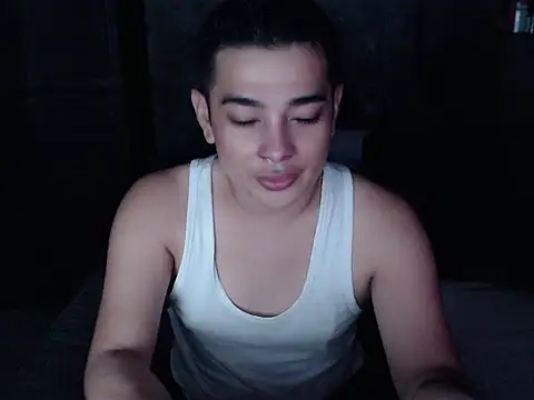 Snapshot of Treat2Heaven chatting on 04.04.26 Treat2Heaven online show from 04.04.26