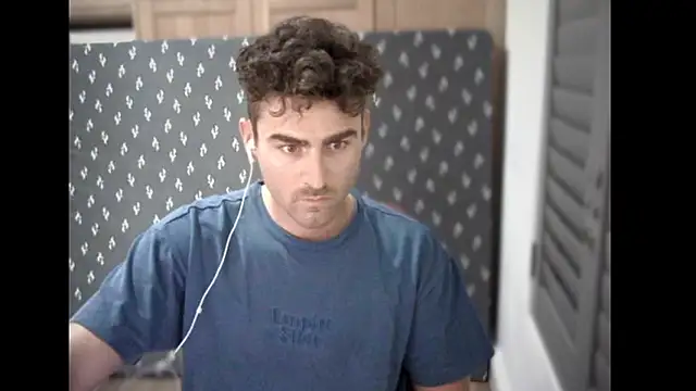 Snapshot of NaughtyMic chatting on 03.28.26 NaughtyMic online show from 03.28.26