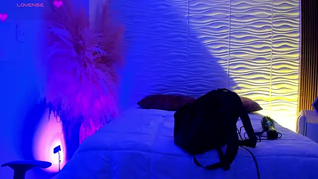 AlondraSoomer online show from 05.18.26
