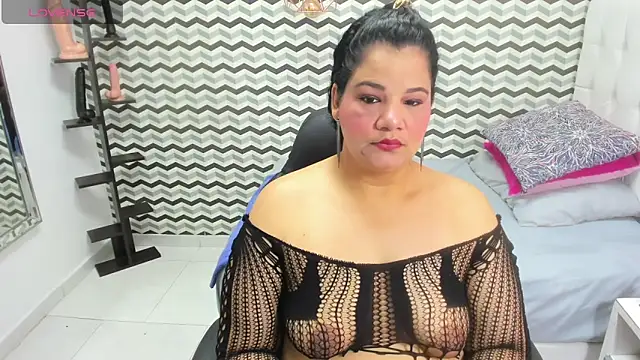 MAYTE1096 online show from 06.03.26