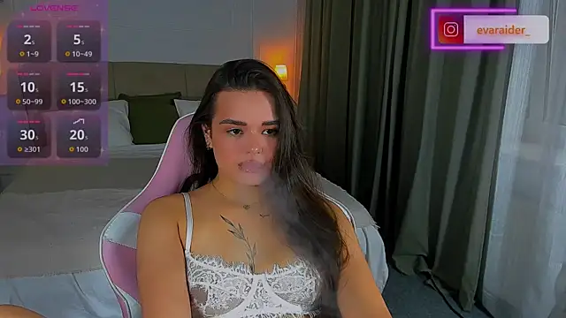 EvaRaider online show from 07.25.26