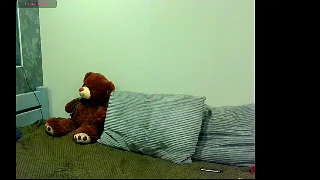 Snapshot of AvelineLune chatting on 03.26.26 AvelineLune online show from 03.26.26