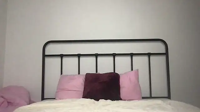 Juliadaheim online show from 03.16.26