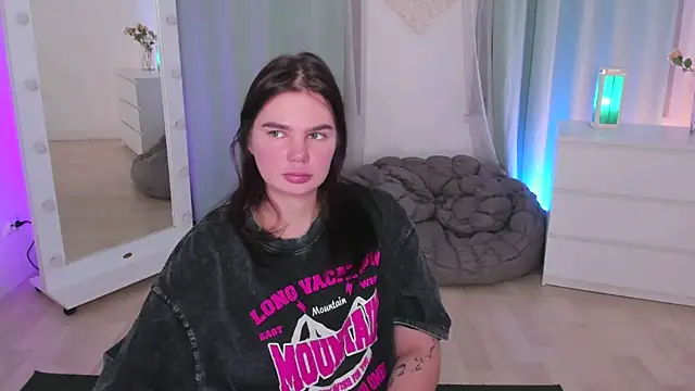 Snapshot of MillyBrown_ chatting on 04.01.26 MillyBrown online show from 04.01.26