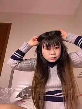 molyyuyu online show from 03.17.26