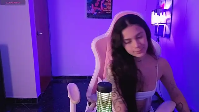 Snapshot of Oliviasims chatting on 03.22.26 Oliviasims online show from 03.22.26