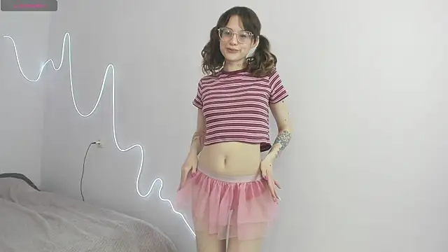 Lili pixxie  online show from 04.22.26