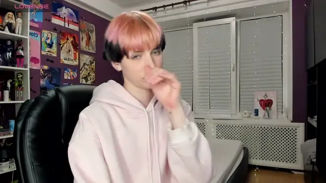 sweet peach    online show from 05.21.26