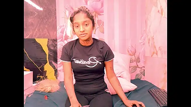 Snapshot of indian_barbie chatting on 05.17.26 indian barbie online show from 05.17.26