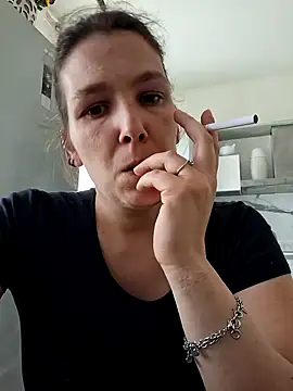 DeaEvy online show from 04.15.26