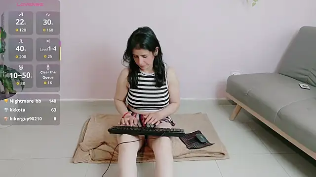Snapshot of Zara_Fire chatting on 05.18.26 Zara Fire online show from 05.18.26
