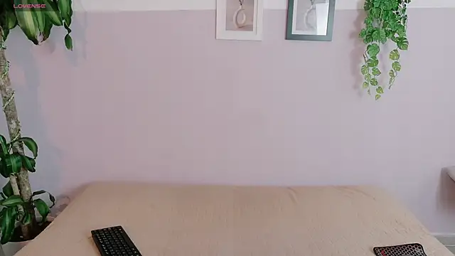 Snapshot of Zara_Fire chatting on 05.23.26 Zara Fire online show from 05.23.26