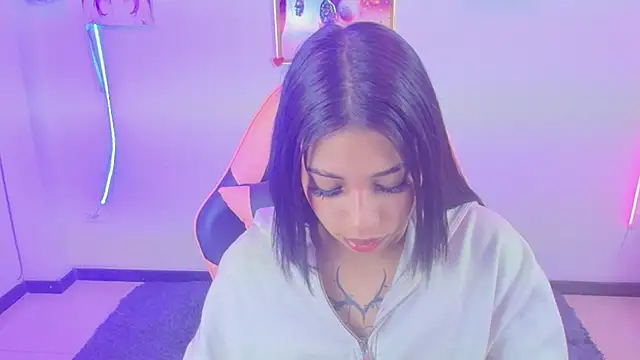 AryahMoonn online show from 05.09.26