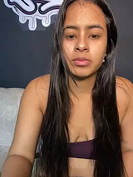 Snapshot of lucirganaxxx chatting on 04.28.26 lucirganaxxx online show from 04.28.26