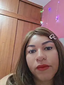 Snapshot of maia_00 chatting on 03.25.26 maia 00 online show from 03.25.26