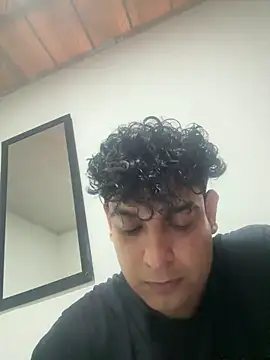 Snapshot of Niccolo_Noir chatting on 04.07.26 Niccolo Noir online show from 04.07.26