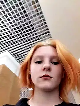 Snapshot of NinaParri chatting on 04.02.26 NinaParri online show from 04.02.26