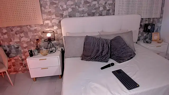Snapshot of violeta_hills_ chatting on 05.30.26 violeta hills online show from 05.30.26