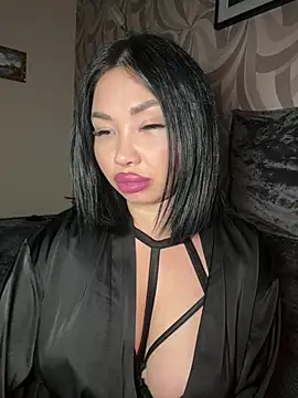 LaaadyDaaamn online show from 04.28.26