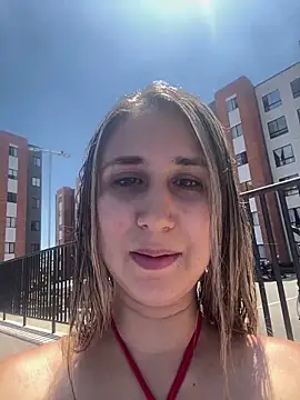 Snapshot of VictoriaWhitmore chatting on 04.03.26 VictoriaWhitmore online show from 04.03.26