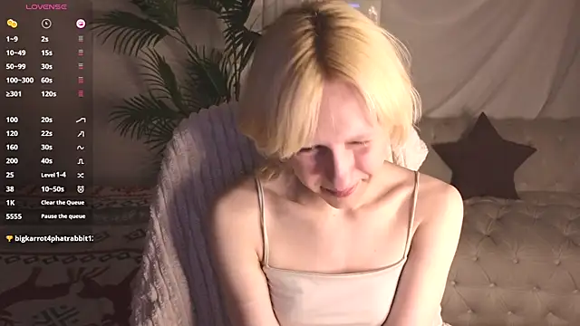 Snapshot of holyedward chatting on 07.06.26 holyedward online show from 07.06.26