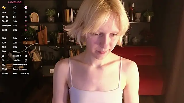 Snapshot of holyedward chatting on 07.10.26 holyedward online show from 07.10.26