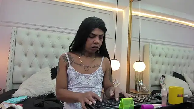 MiiaRestrepo online show from 06.23.26