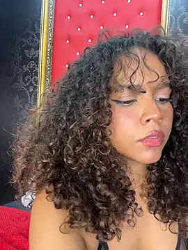 Snapshot of CurlyOopsieXXX chatting on 04.02.26 CurlyOopsieXXX online show from 04.02.26