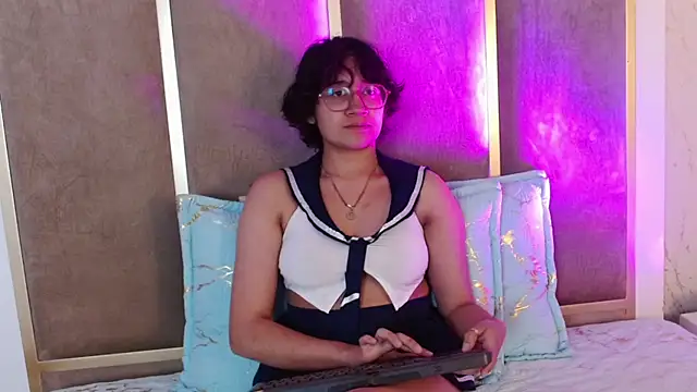 Dari Moonl online show from 03.19.26