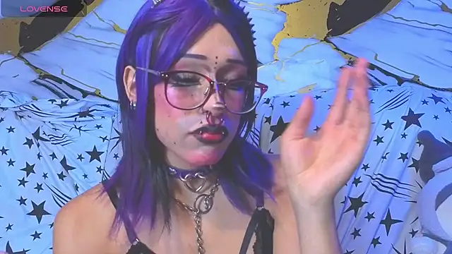 dark nina   online show from 07.12.26