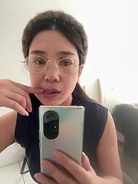 Snapshot of caomeibobo chatting on 03.25.26 caomeibobo online show from 03.25.26