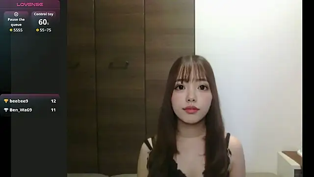 Snapshot of ena_01 chatting on 04.04.26 ena 01 online show from 04.04.26