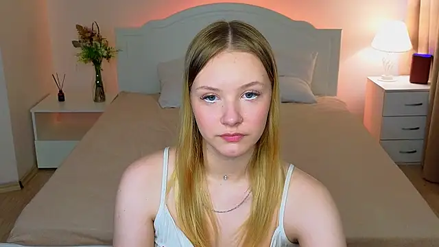 Snapshot of StaceyyJones chatting on 05.30.26 StaceyyJones online show from 05.30.26