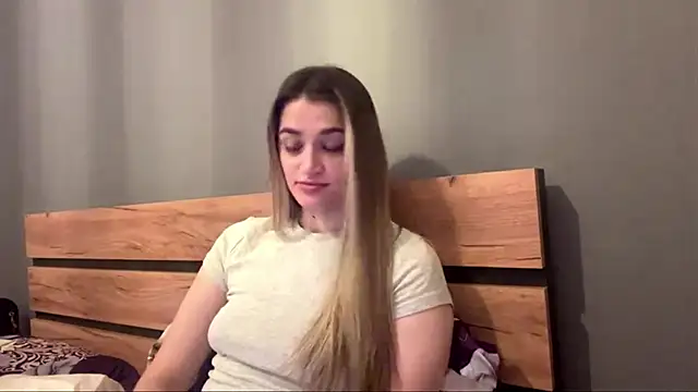 Snapshot of LillianLeroy chatting on 03.24.26 LillianLeroy online show from 03.24.26